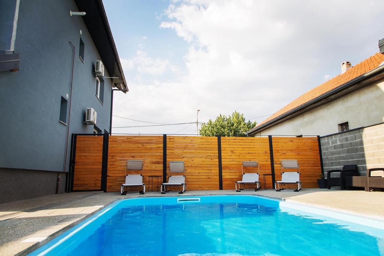 Holiday Home Thesaurum Karanac エクステリア 写真
