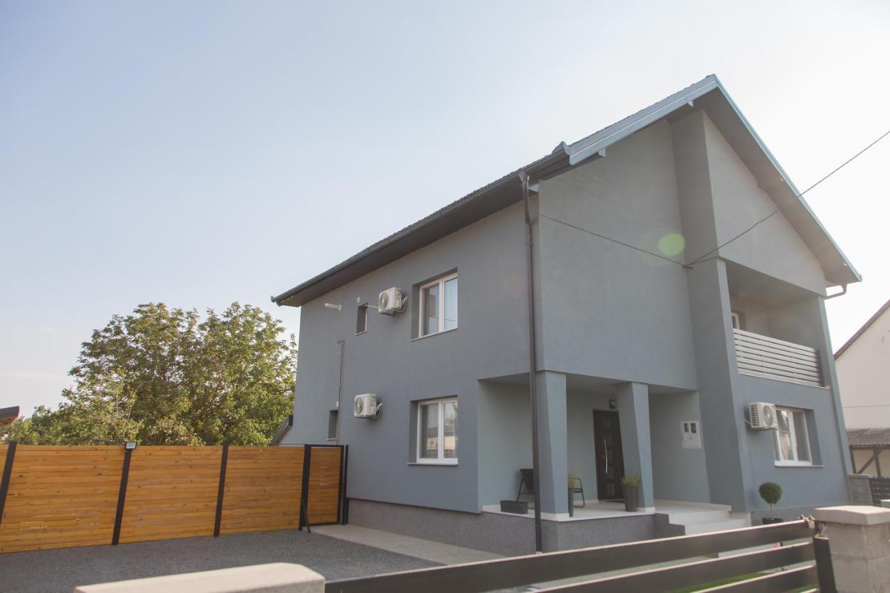 Holiday Home Thesaurum Karanac エクステリア 写真